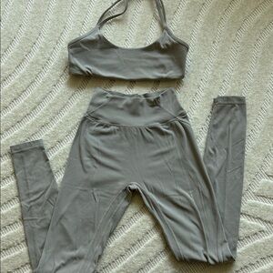 Alphalete Gray Sports Bra and Leggings Set